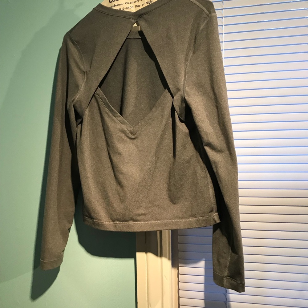 Lululemon key hole back top